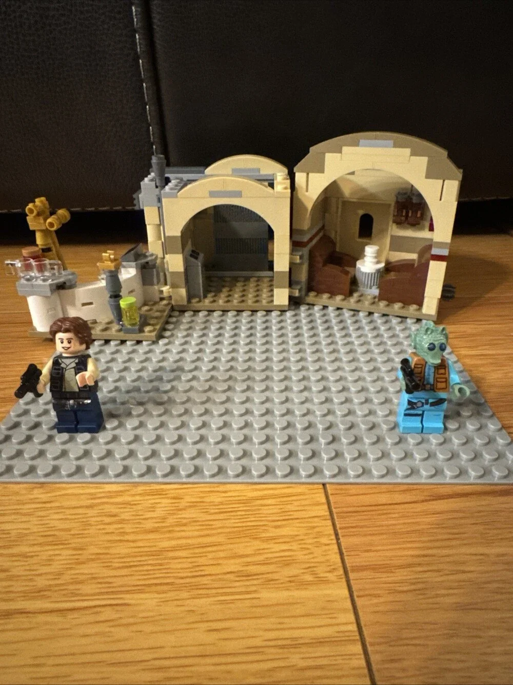 LEGO Star Wars Mos Eisley Cantina 75205 & Droid Escape Pod 75136 Han Solo Greedo